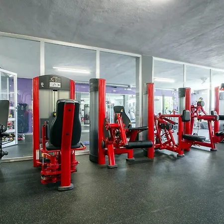 皇家网球俱乐部酒店 酒店 *