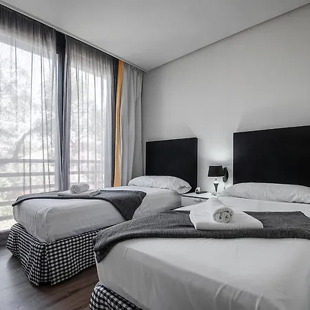 Royal Tennis Club מלון