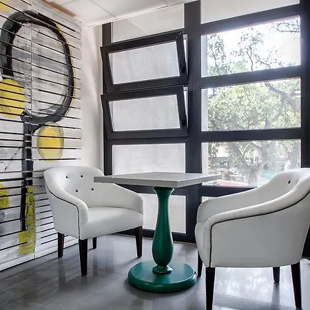 Royal Tennis Club ホテル *